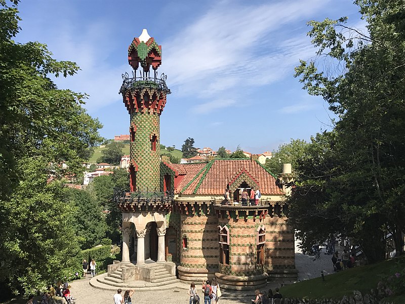 Антонио Гауди. Эль-Капричо.