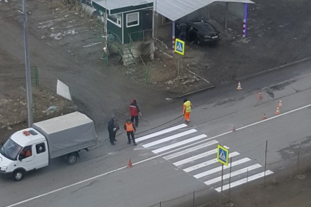 Так ещё недавно выглядел пешеходный переход на Краснопольском проспекте. 