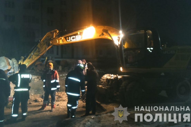 Обрушение грунта в Тернополе: погибли двое рабочих