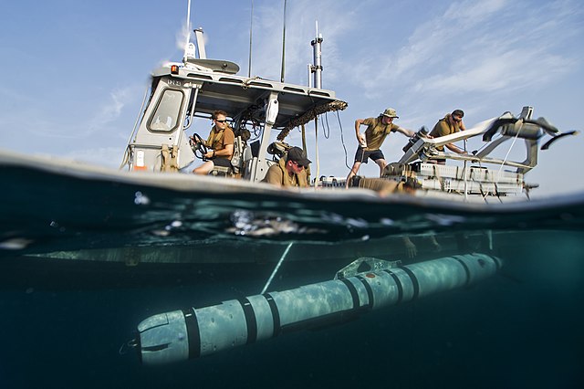 Gодводный робот REMUS 600.