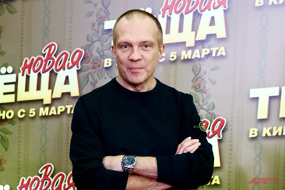 Музыкант DJ Грув (Евгений Рудин).