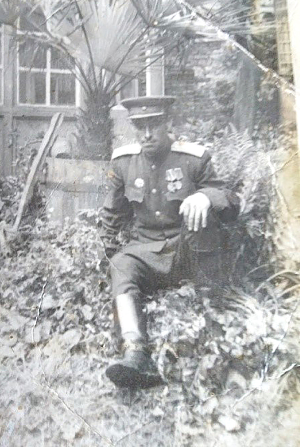 Вельдюхов Михаил Андреевич, майор 12-го стрелкового полка первой Гвардейской армии.