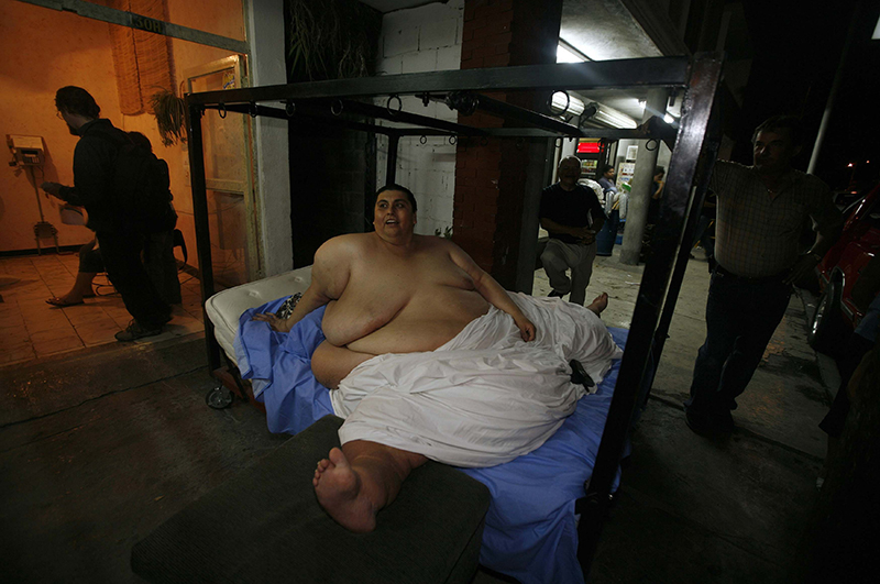 В 2006 году мексиканец был официально признан Книгой рекордов Гиннесса самым тяжёлым человеком в мире. Его вес составлял 590 килограммов