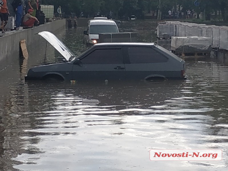 авто под водой