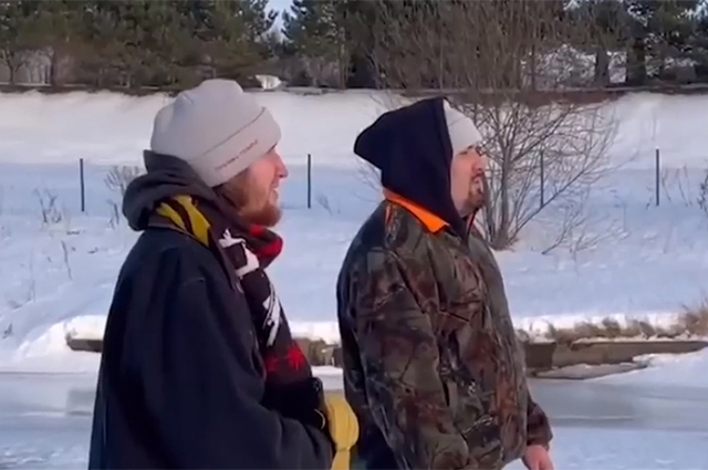 Дмитрий Свиргунов (справа) за несколько часов до трагедии.