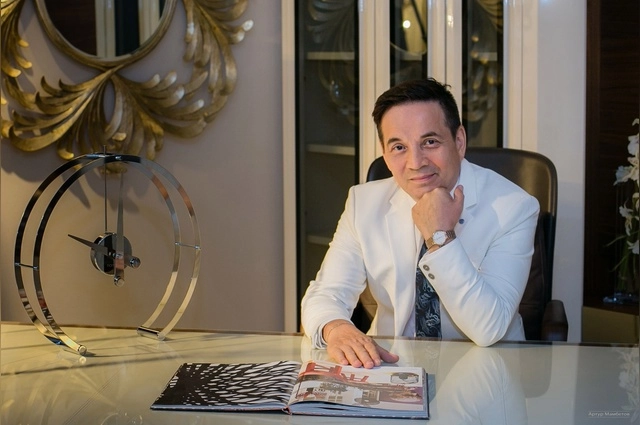 Автором песни является Урал Рашитов.