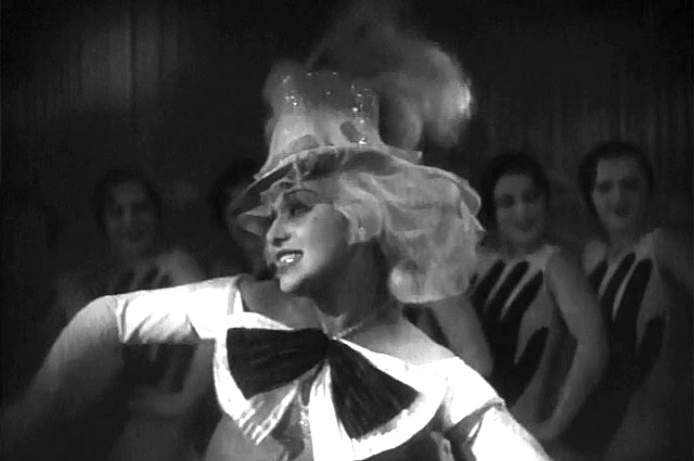 Валентина Токарская в фильме «Марионетки» (1933).