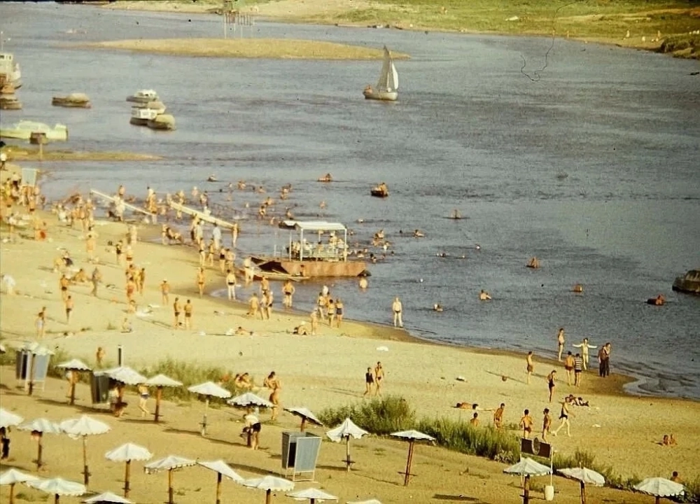 В советское время на Оке был свой бесплатный городской пляж.