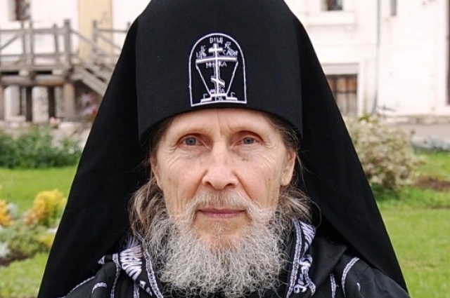 Иеромонах Селафиил в 1992 году рукоположен в сан диакона