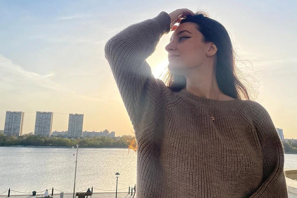 
 Перевозчица с «прицепом». Рассказ матери-одиночки о работе курьером с дочкой    