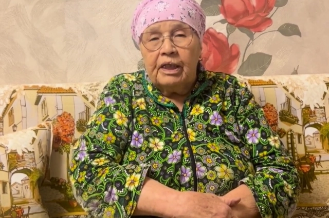 Вера Тагировна до сих пор ездит за рулём: у неё есть автомобильные права, а впервые села за управление трактором в 14 лет в деревне.