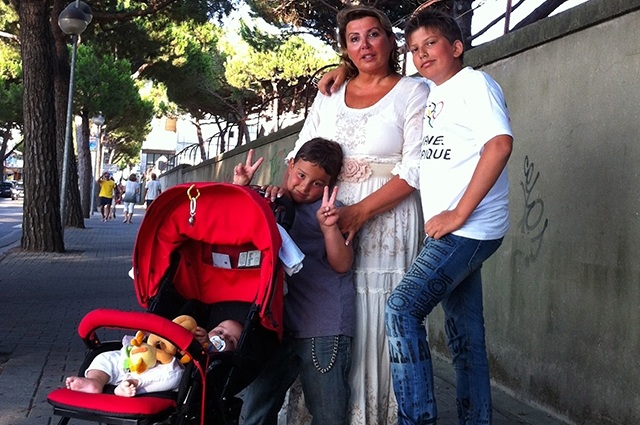 Счастье, когда все в сборе. С сыном Русланом и внуками Ники и Амели. 2012 г., Италия