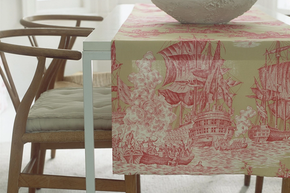 Все о домашнем текстиле как выбрать шторы, скатерти и пледы. На фото: сктерть в столовой