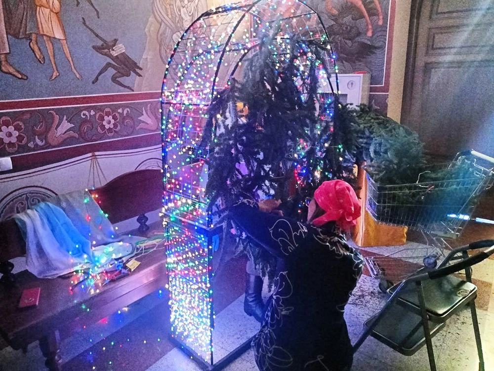 Гирлянда дополнит праздничную атмосферу.