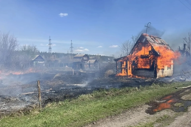 Пожар в СНТ возле поселка Шушенское.