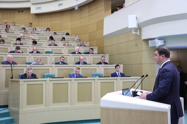 Виталий Хоценко акцентировал внимание собравшихся на теме сбалансированности региональных бюджетов. 