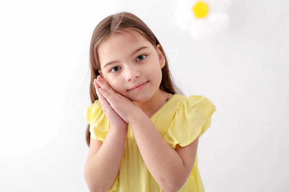 Прибор установили Насте под рёбра, проведя от него провода через вены прямо к сердцу.