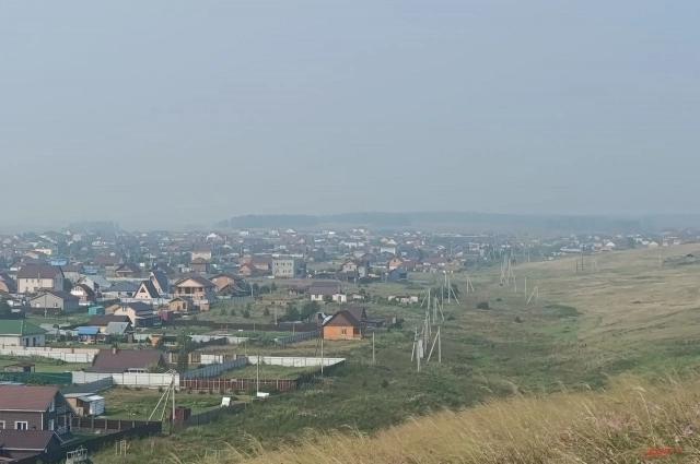 Пригород Красноярска тоже окутала плотная дымка.