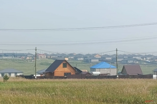 Жители жалуются, что пахнет гарью.
