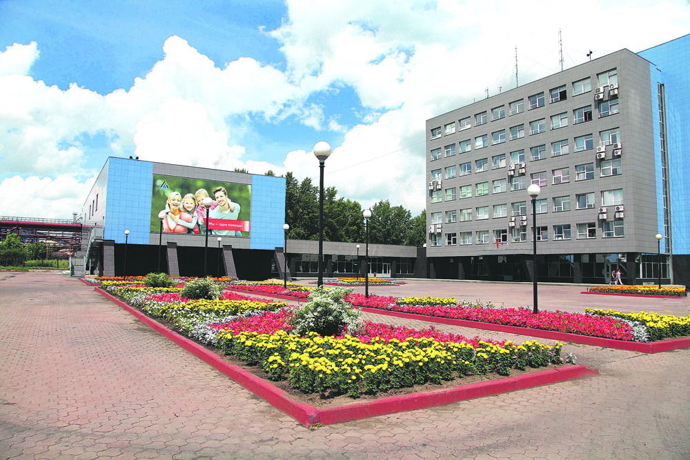 Заринск алтайский. Заринск Алтайский край. Алтай Заринск. Алтай кокс заводоуправление. Заринск Центральная площадь.