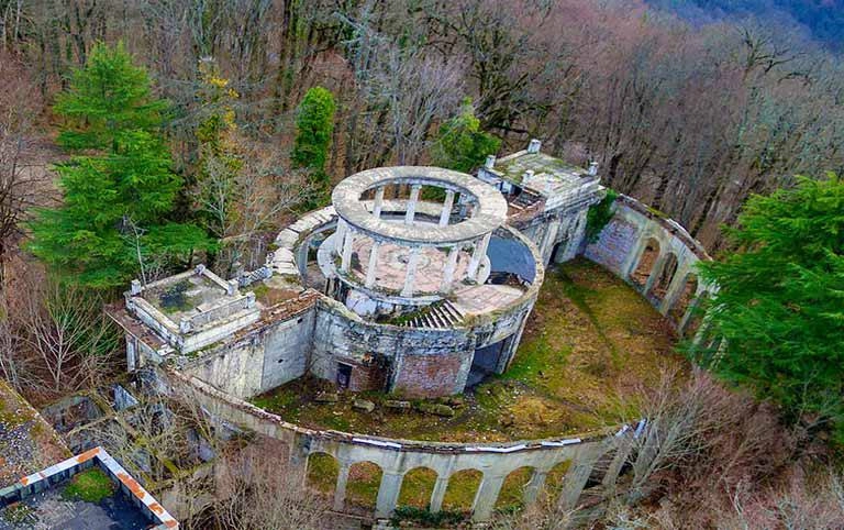 Так здание ресторана выглядит в наши дни.