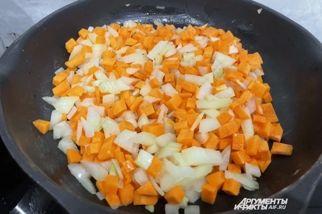 Зажарка пахнет просто прекрасно!