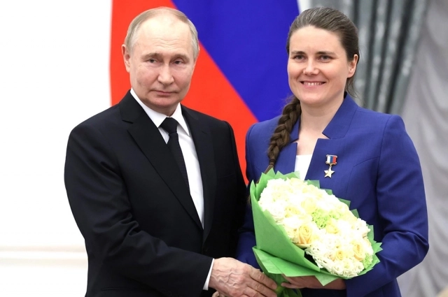 Кикина удостоена звания Герой России.
