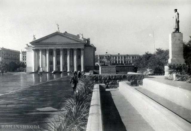 Площадь Павших Борцов после окончания ВОВ.