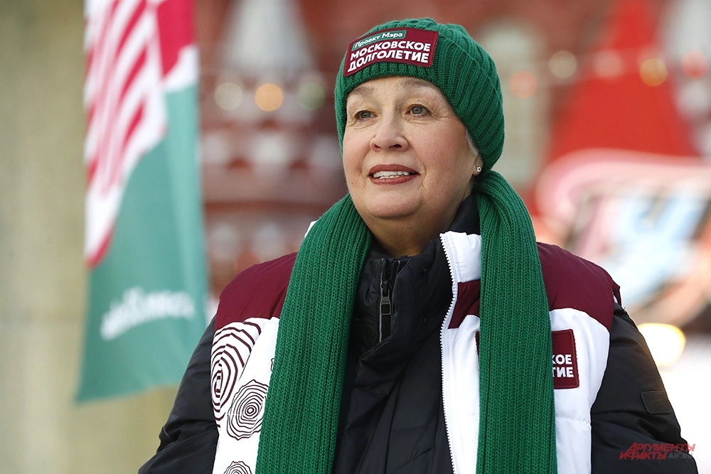 Натальи Линичук на ГУМ-катке для участников «Московского долголетия».