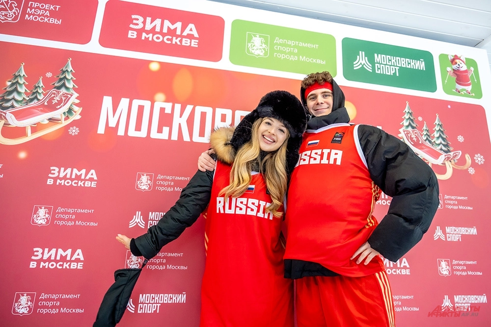 Аня Покров и Артур Бабич.