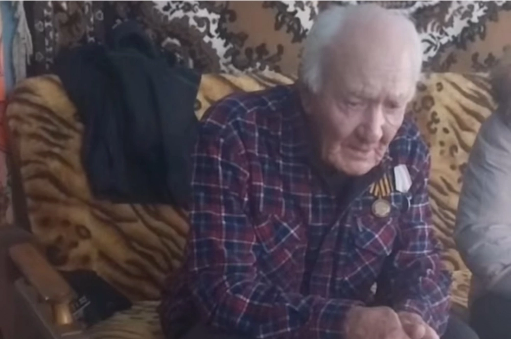 Дед Егор рассказал о своей беде тогда ещё будучи под домашним арестом.