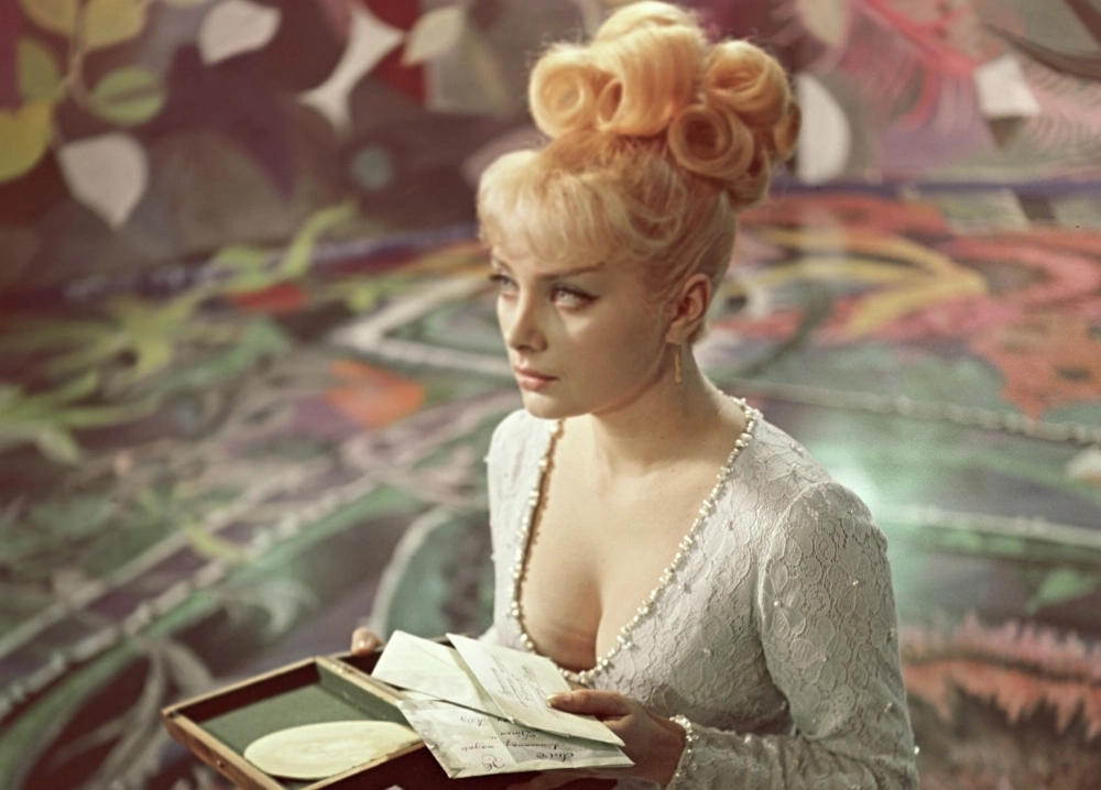 Марианна Кушнерова в роли Дианы в фильме Вадима Дербенева «Рыцарь мечты», 1968 г.