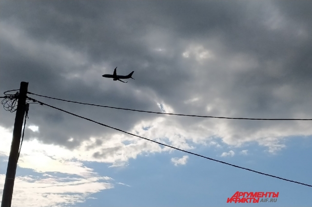 Ан-12 направлялся в Иркутск, но из-за погоды аэропорт закрыли