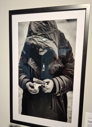 Артур Назаров. Бабушка с хлебом, 2025 г.