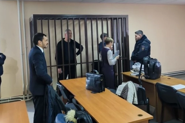 Перед началом заседания.