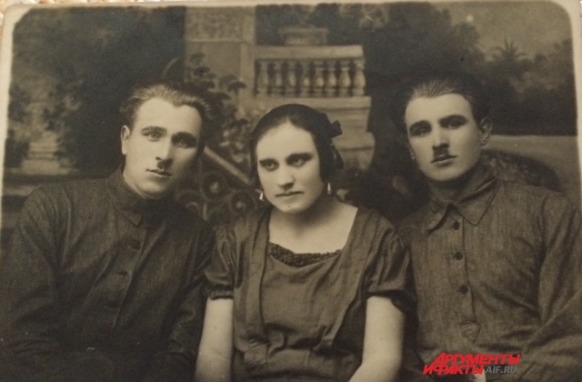 Дяди Клары Янке Август и Отто Кренц (на фото с женой)были расстреляны. 