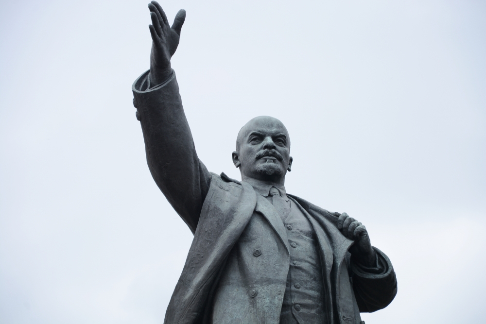 Памятник Ленину на перекрестке Ленина и Карла Маркса знаком всем иркутянам.