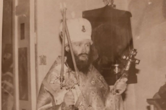 Литургия в храме преп. Иоанна Лествичника в Троице-Сергиевой лавре 3 декабря 1993 года.