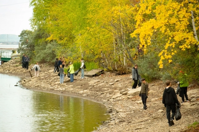 Около 60 мешков мусора собрали участники акции – каждый принёс по мешку в общую «копилку»