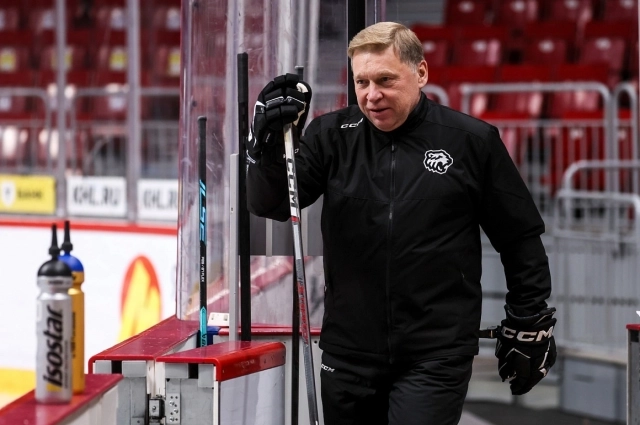 Евгений Корешков - легенда южноуральского хоккея.