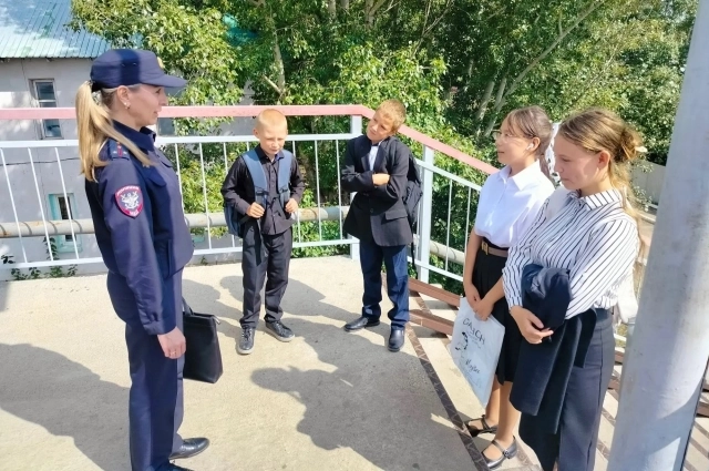 Рейд на пешеходном мосту в Забайкальске.