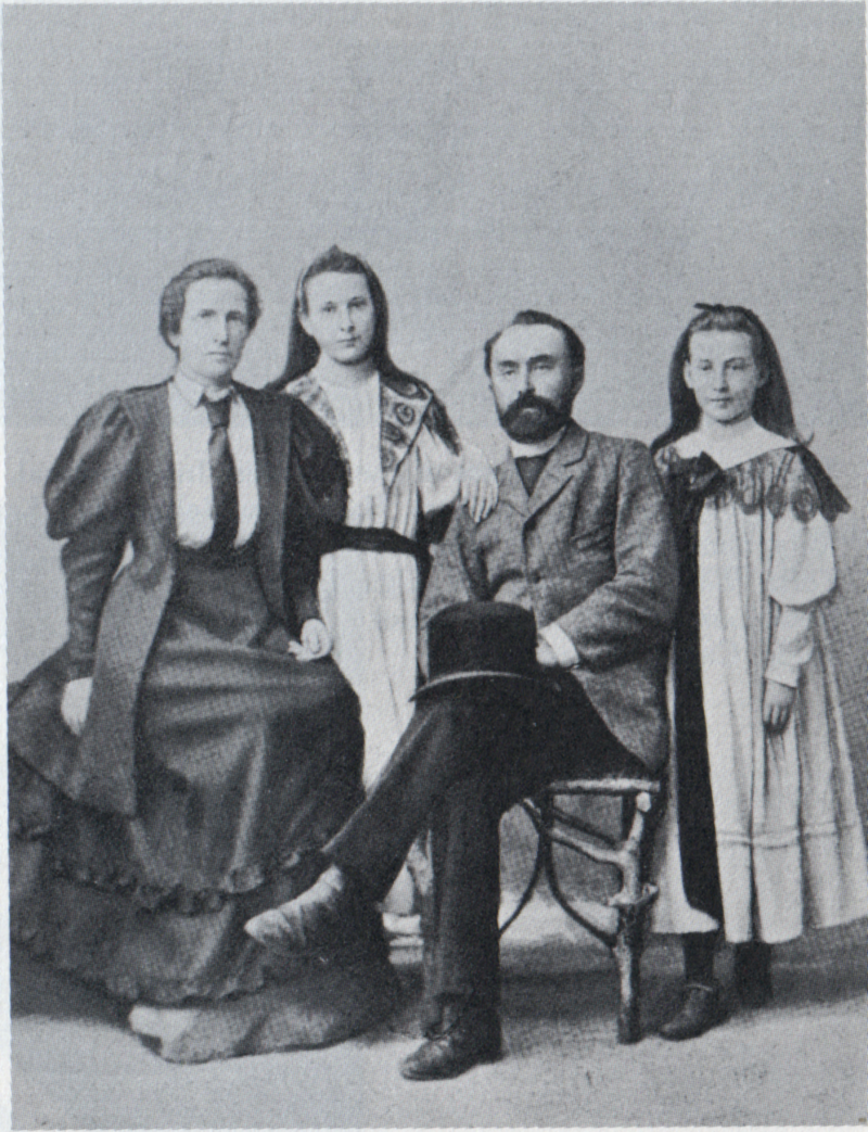 Плеханов с женой и дочерьми в 1890-е годы.