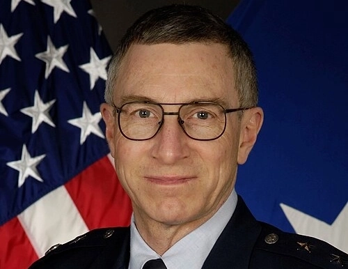  Уильям Нил Маккасленд.