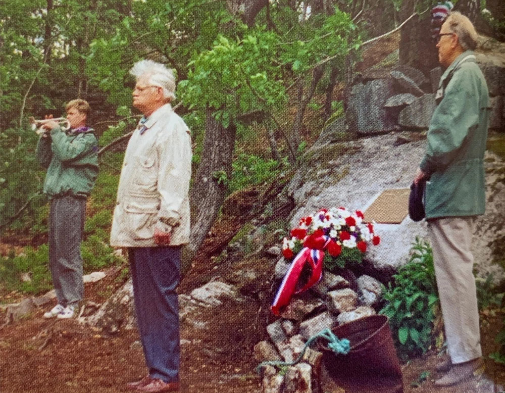 5 июня 1994 года на острове Брагдое был поставлен монумент в память о советских военнопленных расстрелянных на этом острове немецким гестапо. 