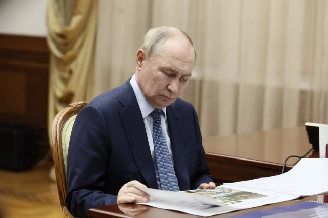 Президент ознакомился с докладом главы региона..