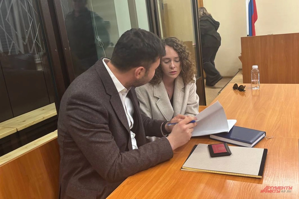 Актриса Аглая Тарасова, обвиняемая в контрабанде наркотических средств, признала в суде свою вину.