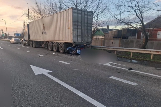 Фото с места происшествия в Красноармейском районе. 