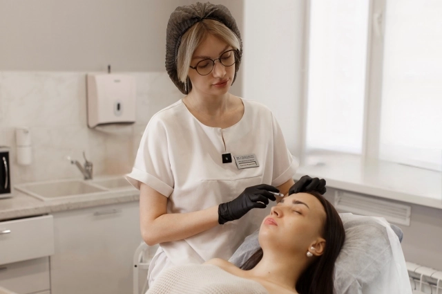 Инъекции обычно проводятся курсами 2-4 процедуры с поддержкой 1-2 раза в год. 