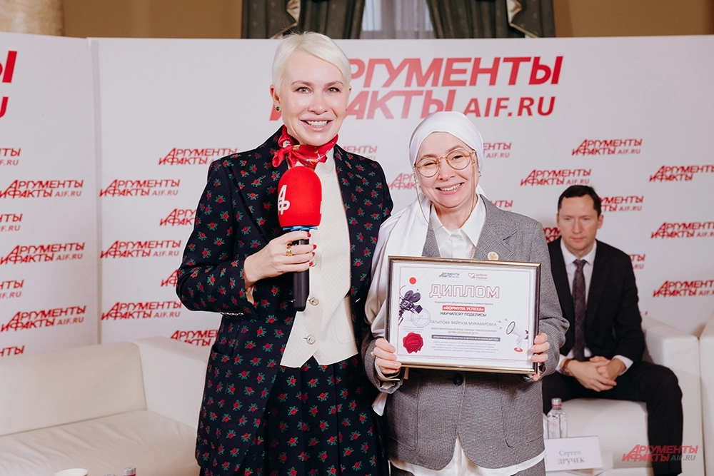 Фото для статьи Формула успеха. Мастерство коммуникаций . На фото 11 AME_0481.jpgПодпись: Файруза Латыпова, директор уфимского благотворительного фонда помощи тяжело больным детям «Особенные дети», врач-педиатр, врач-неонатолог, победитель третьего кур