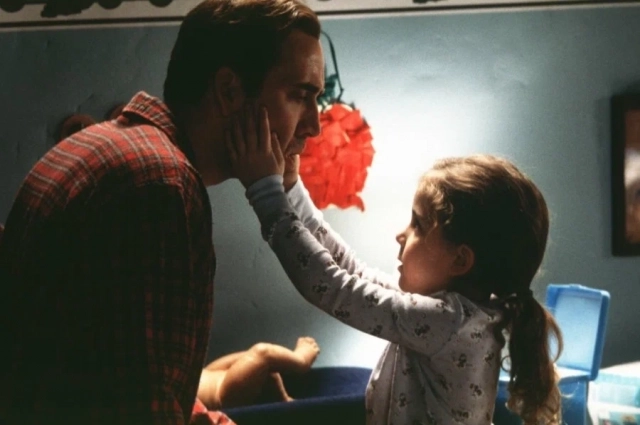 «Что бы ты выбрал: карьеру или семью?». Фото: кадр из фильма «Семьянин»